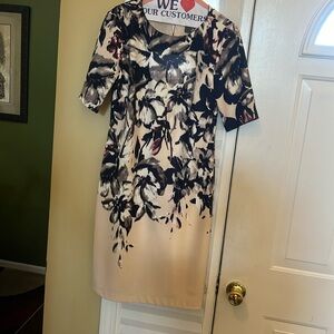 Women knee length shift dress in size 4